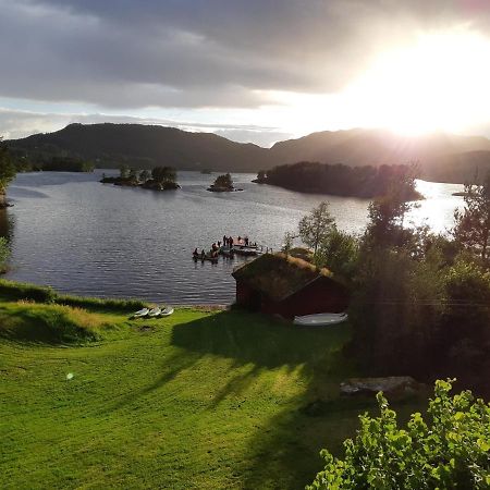 Teigen Leirstad, Feriehus Og Hytter Eikefjord Exterior foto